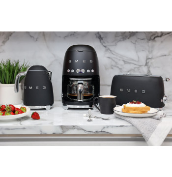 Czajnik elektryczny Smeg KLF03BLMEU