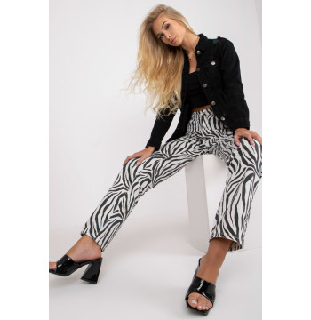 Kurtka Damska Model RO-KR-CKT-4006.16X Black - Rue Paris