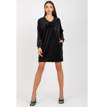 Sukienka Model RP-TU-8189.75P Black - Rue Paris