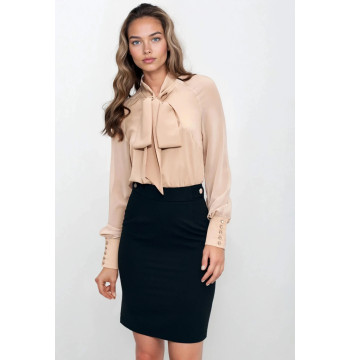 Delikatna beżowa bluzka z szarfą B182 Beige - Nife